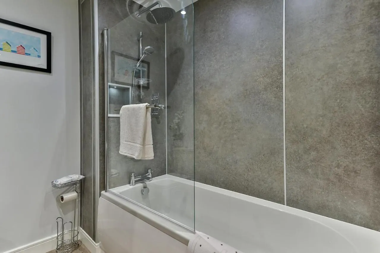 Finest Retreats - 13 Belle House - Apartment 3 Файли