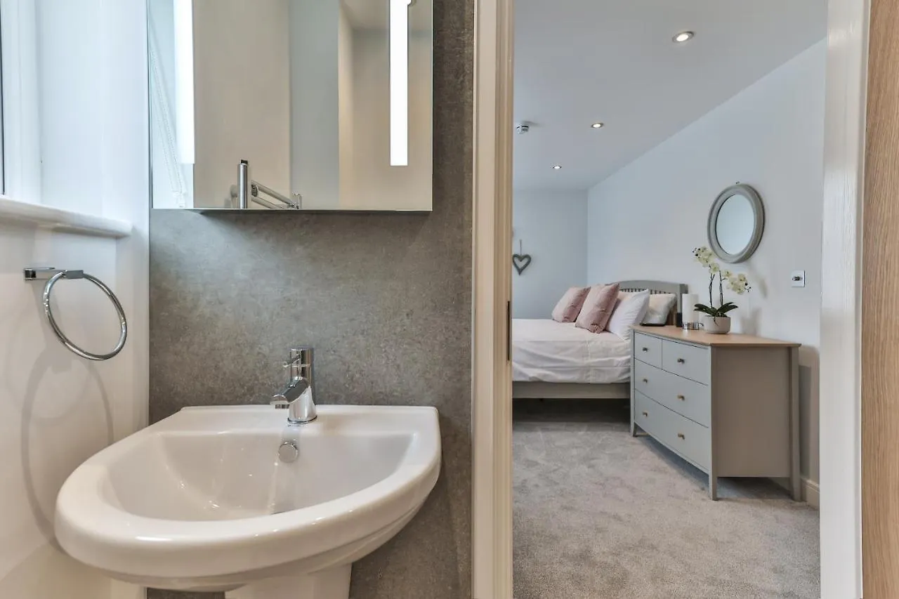 Finest Retreats - 13 Belle House - Apartment 3 Файли
